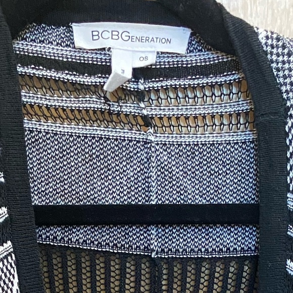 BCBGeneration - Geometric Pattern Shawl - One Size - Picture 11 of 11